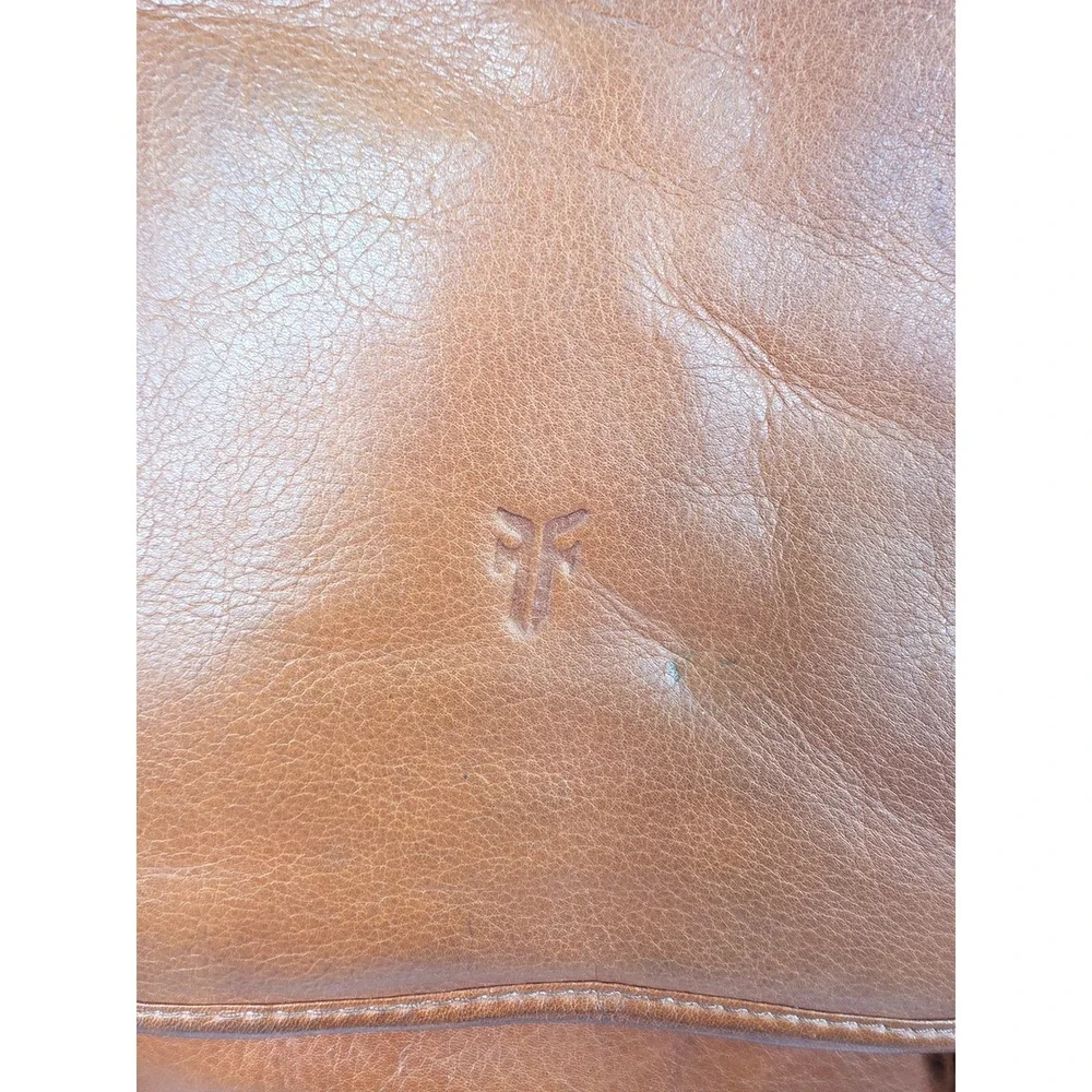 Frye logan messenger